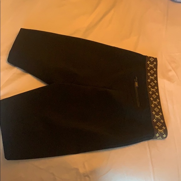 Louis Vuitton Biker Shorts - Picture 3 of 3